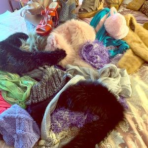 Random scarves and 6 pairs of size 6 wedges